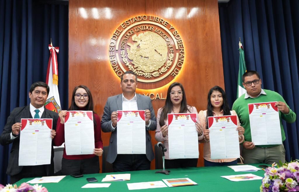 Presenta Comisión de Juventud y Deporte Convocatoria para el XII Parlamento Juvenil